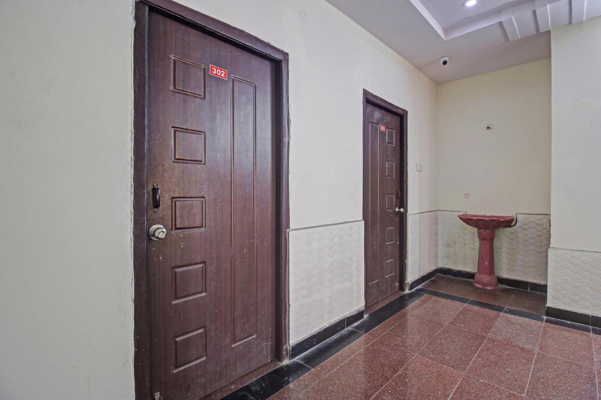 Hotel O Lavish Stay Sururnagar Bagian luar foto