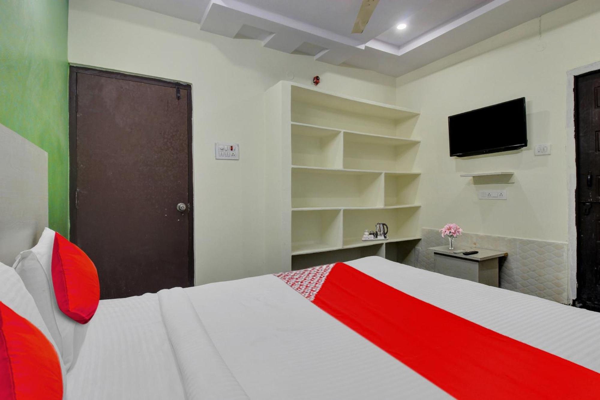 Hotel O Lavish Stay Sururnagar Bagian luar foto