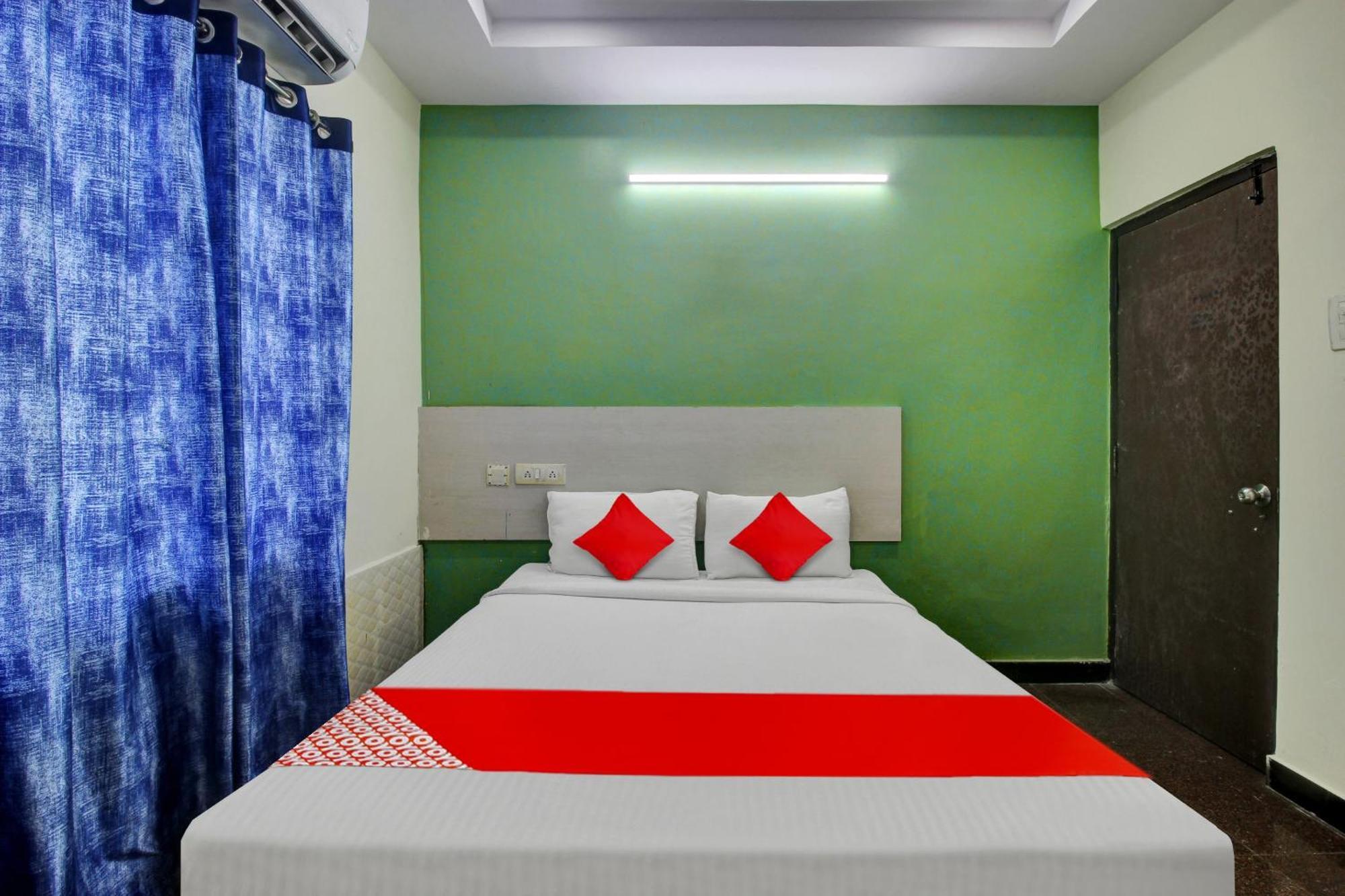 Hotel O Lavish Stay Sururnagar Bagian luar foto