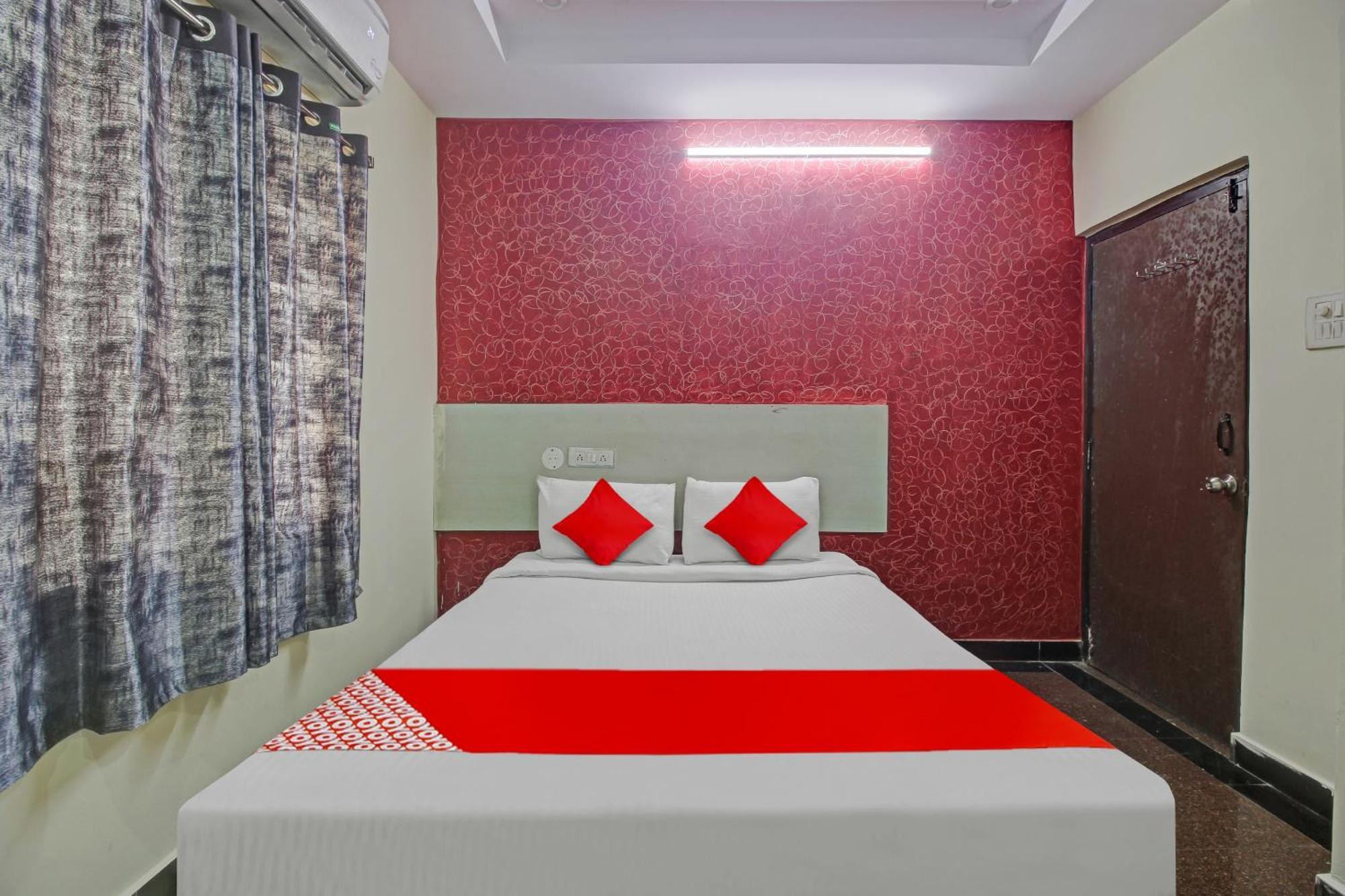 Hotel O Lavish Stay Sururnagar Bagian luar foto
